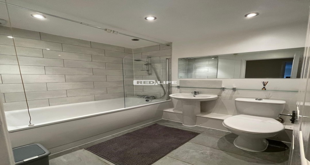 📍 Prime Location in Pinner,