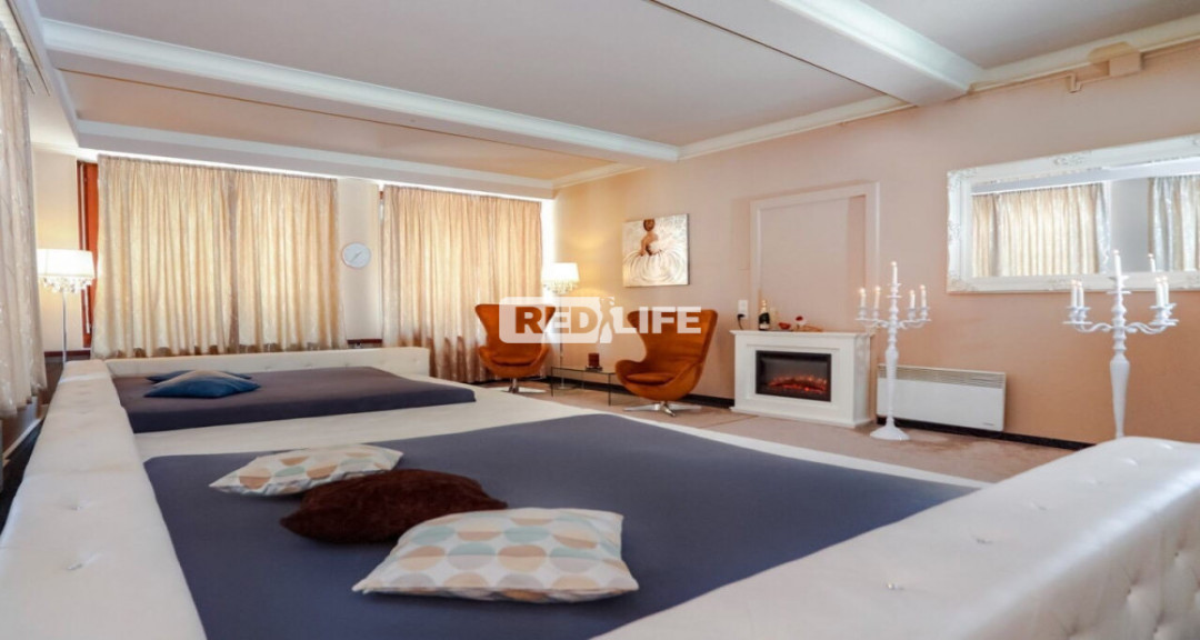 4-room salon in the city