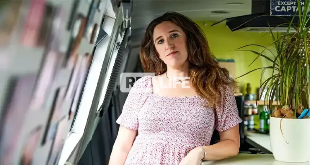 Teacher-turned sugar baby earns £3,000