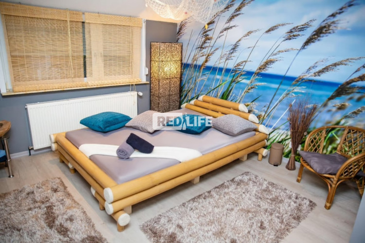 female owner fixed rent private