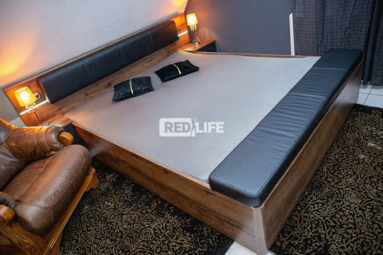 female owner fixed rent private