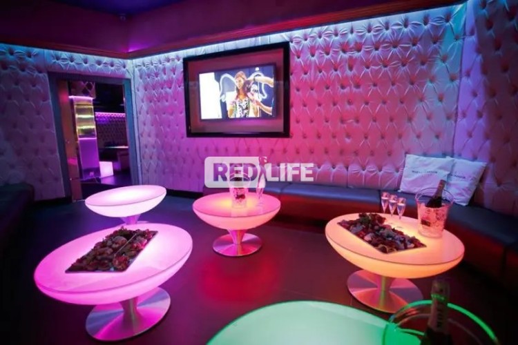 dancer job free accommodation hostess