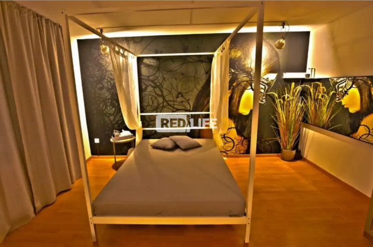 erotic studio escort job Leguan