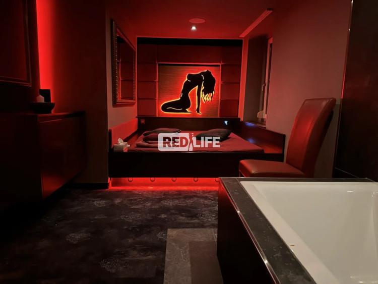 chalet escort job friendly team