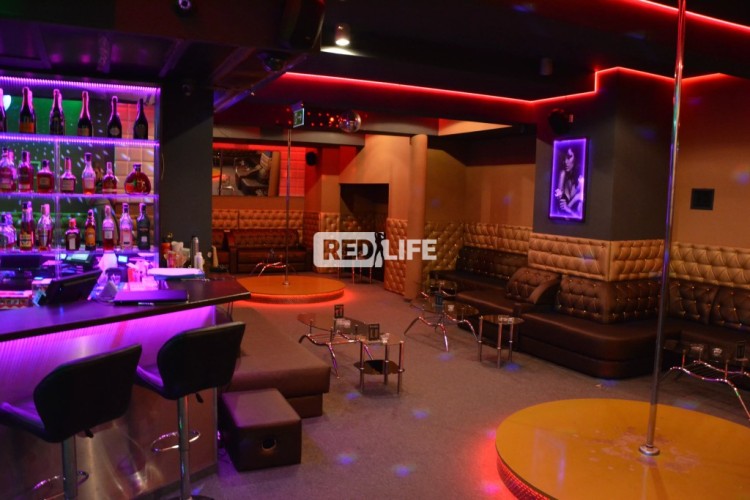 dancer job free accommodation hostess