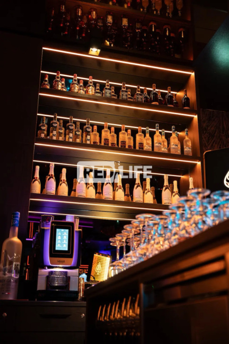 elite club exclusive environment Nightclub