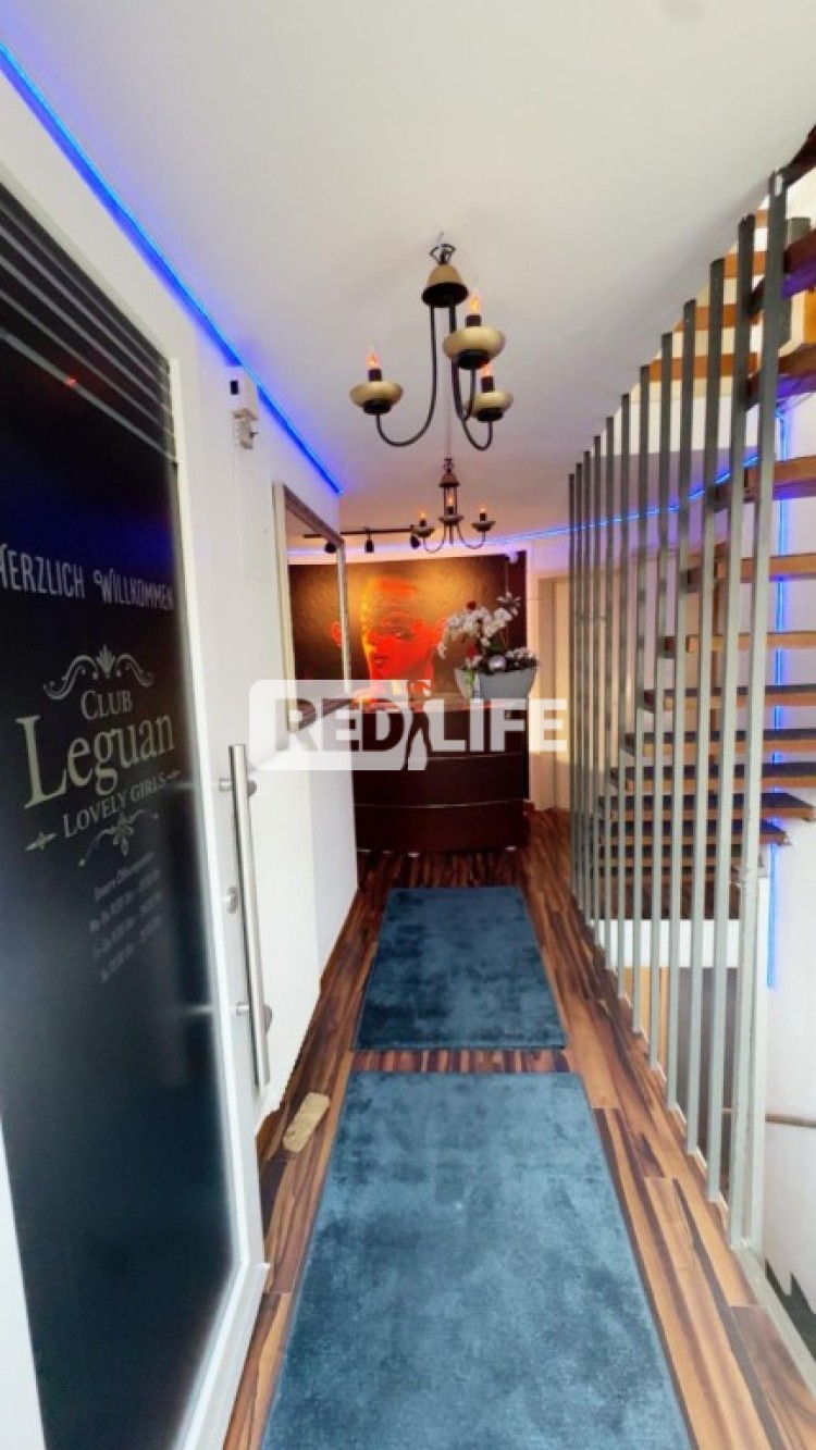 erotic studio escort job Leguan