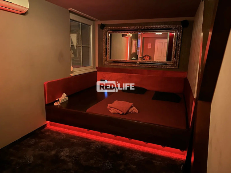 chalet escort job friendly team