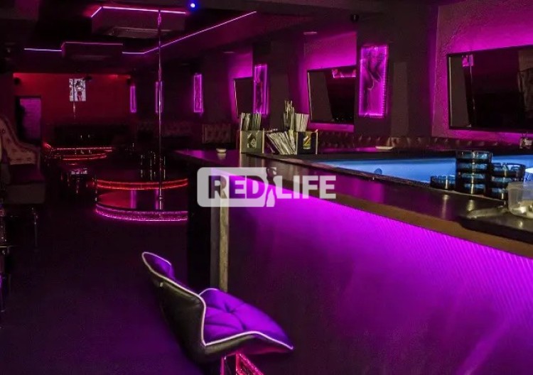 dancer job free accommodation hostess
