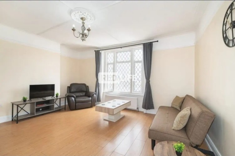 free accommodation high rates Noir